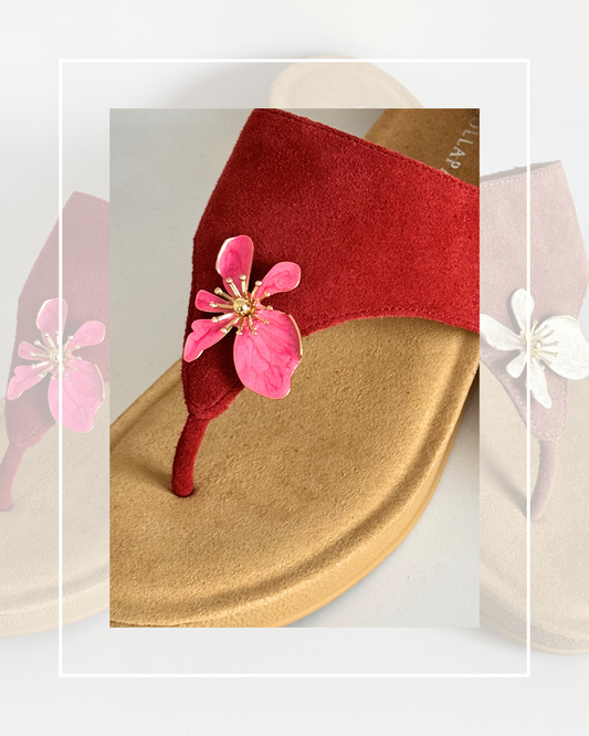Clip On Metal and Resin Small Flowers Pink and Cream Gold Middle