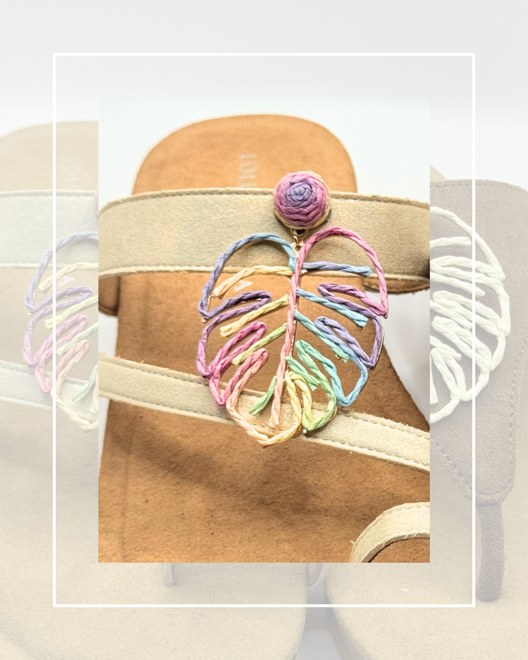 Clip On Paper Outline Leaf Gold Trim 3 Colours
