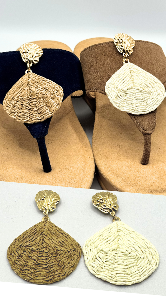 Clip On Paper Shells with Gold Drop in 2 Colours