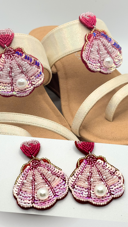 Clip On Sequinned Pink Oyster Shell