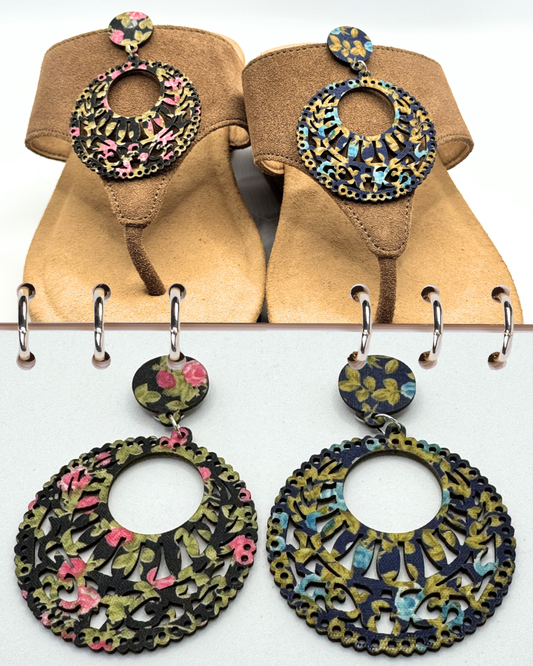 Clip On Wooden Floral Designs in 6 Colours